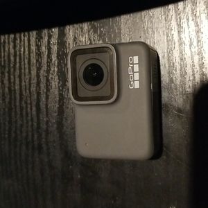 Go Pro 7 silver and accessorie kit